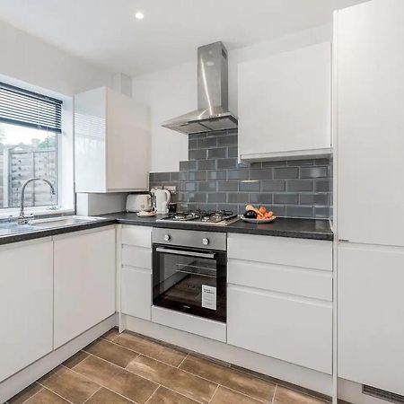 Pembroke House Apartment Norwood Екстериор снимка