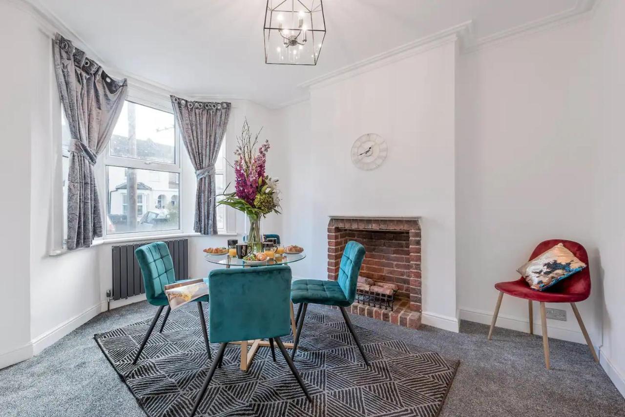 Pembroke House Apartment Norwood Екстериор снимка
