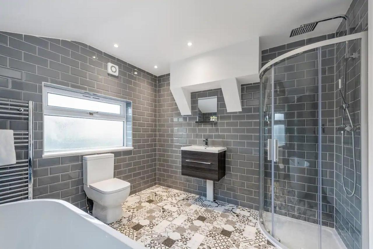 Pembroke House Apartment Norwood Екстериор снимка